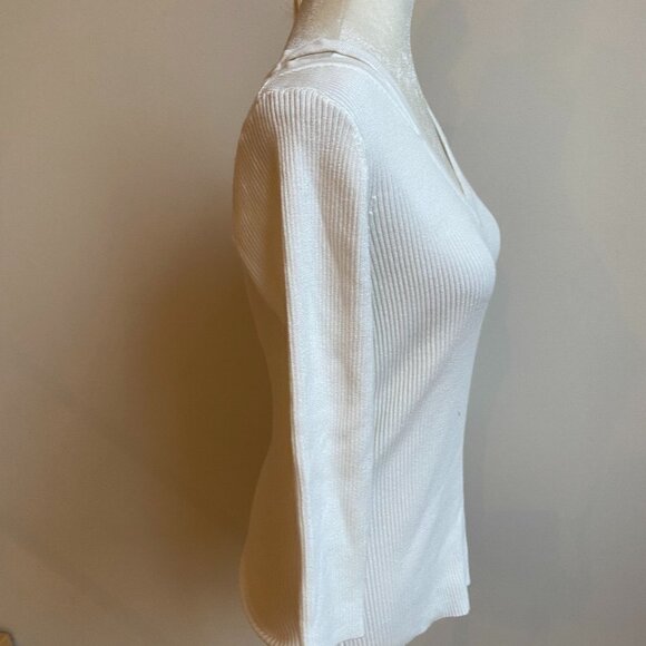 t Tahari BNWOT White Ribbed Split Vneck Sweater Pullover Large - Picture 3 of 7
